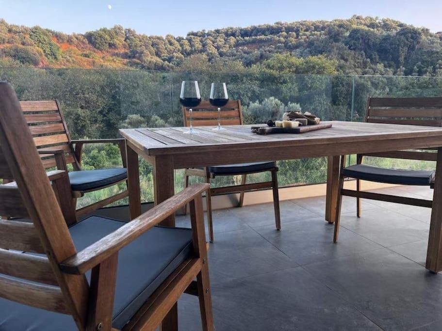 Ek Ornelakis, Luxury Country House With Jacuzzi La Canea Exterior foto