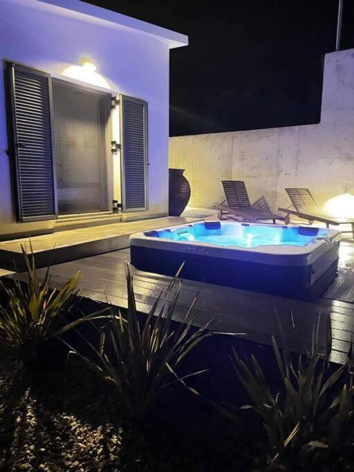 Ek Ornelakis, Luxury Country House With Jacuzzi La Canea Exterior foto