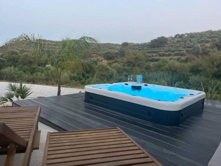 Ek Ornelakis, Luxury Country House With Jacuzzi La Canea Exterior foto